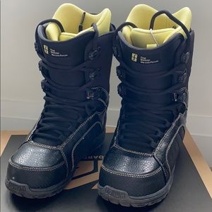 Forum Snowboard Boots